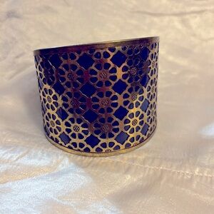 Beautiful bracelet. Cloisonné style design.